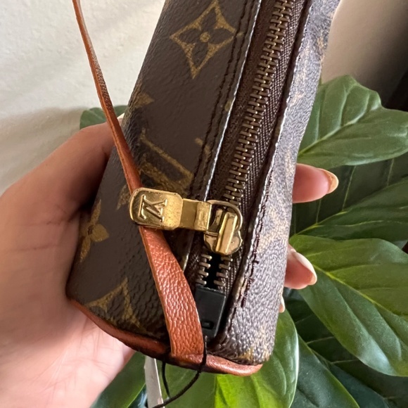 Authentic LOUIS VUITTON Monogram Mini Papillon Pouch Bag - Picture 3 of 8